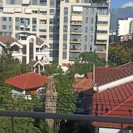 Tag 2 Hostel * تيرانا