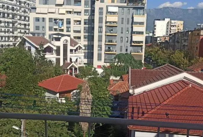 Tag 2 Hostel * تيرانا