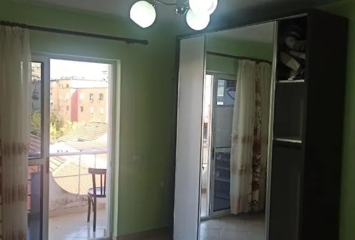 بيت شباب Tag 2 Hostel تيرانا