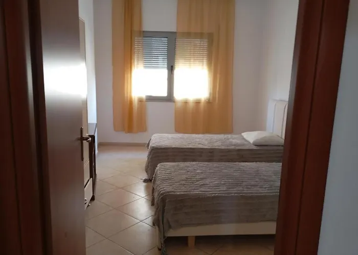 Tag 2 Hostel تيرانا